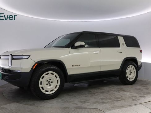 Used 2025 Rivian R1S Adventure AWD/4WD image 18
