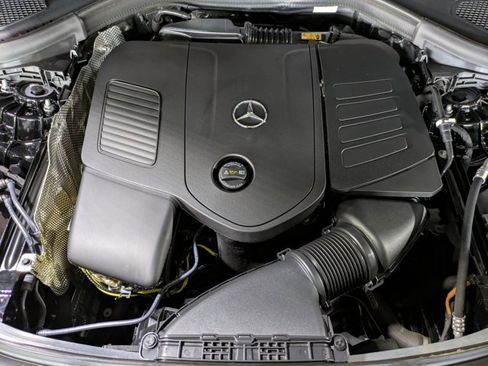 Certified 2025 Mercedes-Benz GLC 300 image 24