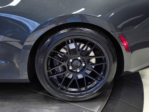 Used 2018 Chevrolet Camaro SS RWD image 41