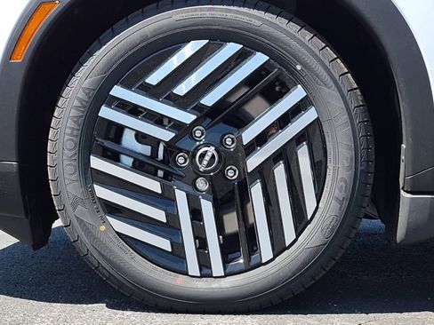 New 2026 Nissan Leaf SV+ w/ Floor Mat Package (SV+) FWD image 6