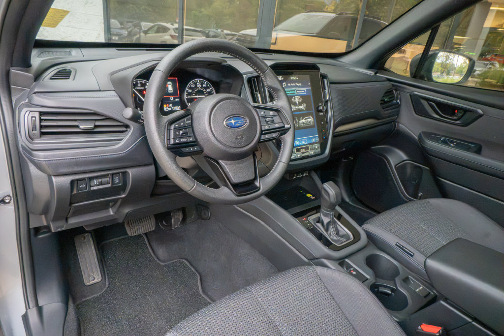 Used 2025 Subaru Forester Premium AWD/4WD image 9
