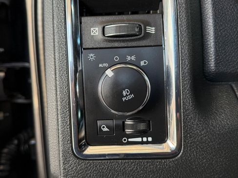 Used 2017 RAM 2500 Laramie w/ Sport Appearance Group AWD/4WD image 18