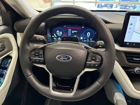 New 2026 Ford Explorer Platinum w/ LUX Leather Package AWD/4WD image 13