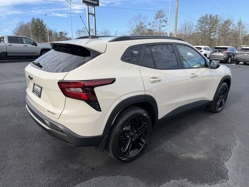 New 2026 Chevrolet Trax ACTIV w/ Driver Confidence Package image 11