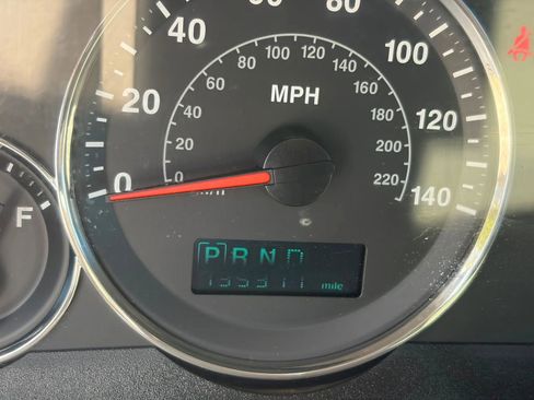 Used 2007 Jeep Grand Cherokee Laredo w/ Sun/Sound Group image 10