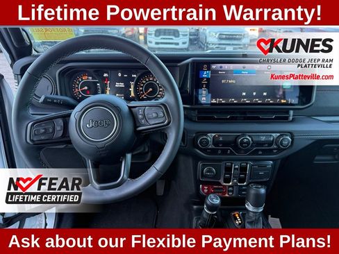 Used 2025 Jeep Wrangler Rubicon image 11