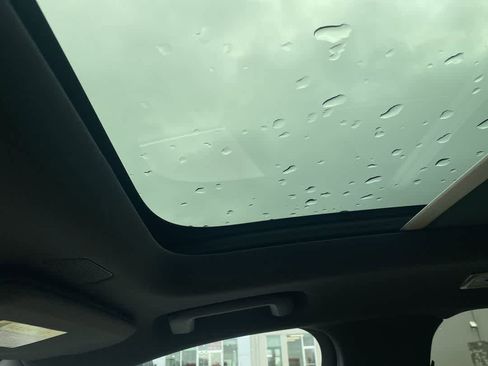 Used 2017 Volvo XC90 T6 Momentum w/ Vision Package image 21