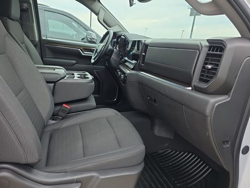 Used 2025 Chevrolet Silverado 1500 LT image 16