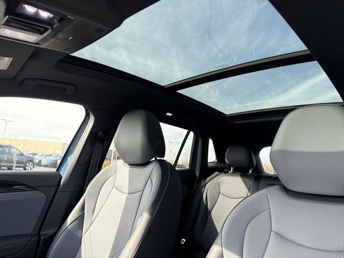 New 2026 Volkswagen Tiguan SE R-Line AWD/4WD image 23
