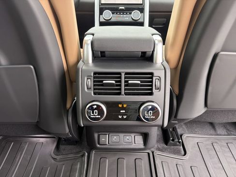 New 2026 Land Rover Discovery Limited Edition AWD/4WD image 22