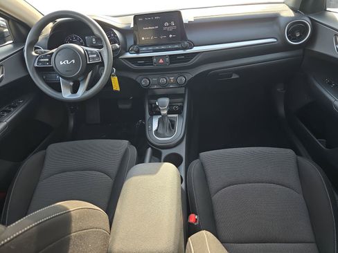 Used 2023 Kia Forte LXS image 9