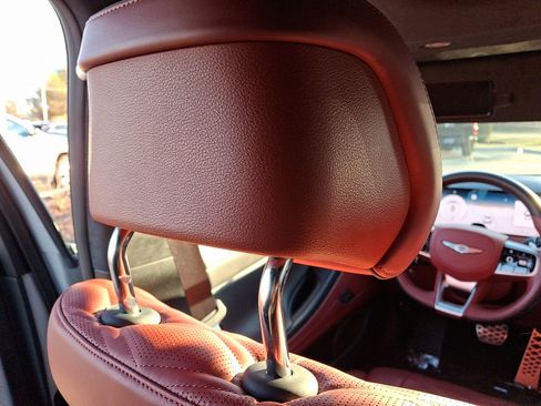 Used 2025 Genesis G80 3.5T Sport Prestige image 13