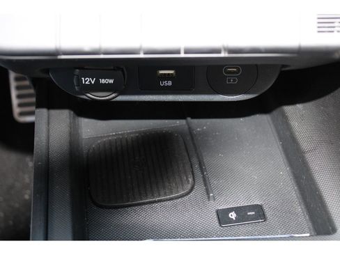 Certified 2025 Hyundai Elantra Sport image 28