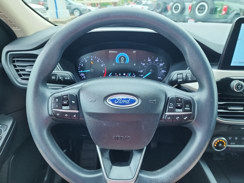 Used 2020 Ford Escape SE image 18