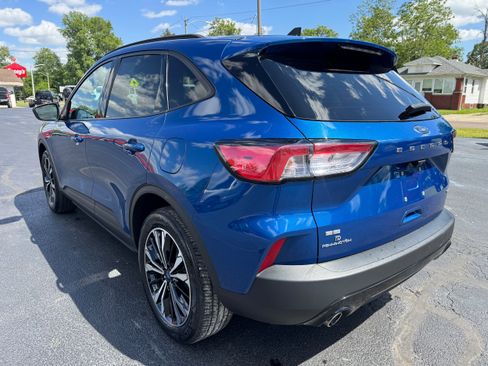 Used 2022 Ford Escape SE w/ SE Sport Appearance Package FWD image 5