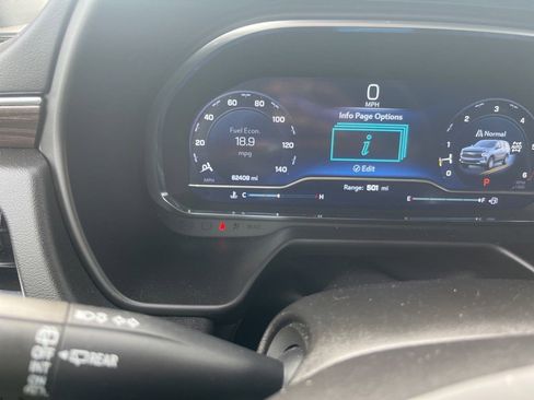 Used 2024 Chevrolet Suburban LT image 11