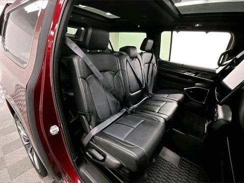 Used 2024 Jeep Wagoneer L Series III w/ Premium Group I image 22