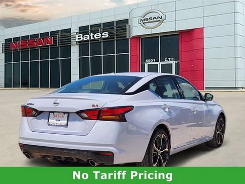Used 2024 Nissan Altima 2.5 SR FWD image 4