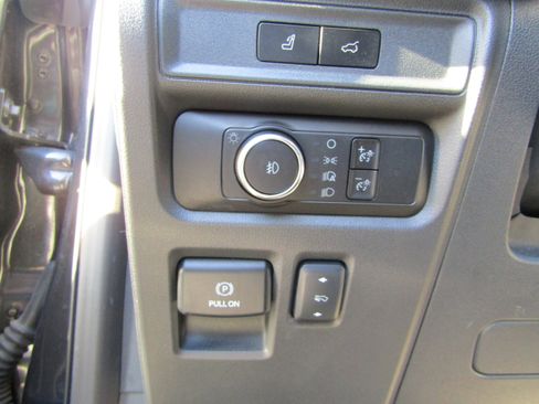 Certified 2023 Ford Expedition Limited image 24