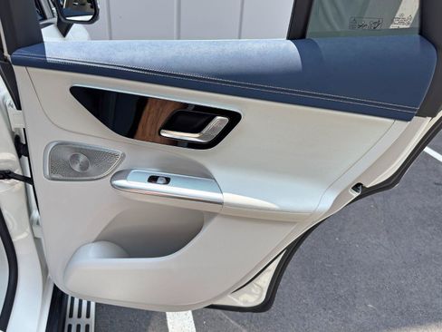 Used 2023 Mercedes-Benz EQE 500 4MATIC SUV w/ Exclusive Trim Package image 42