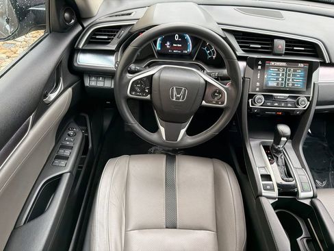 Used 2017 Honda Civic Touring image 18