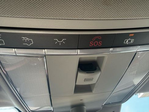 Used 2011 Mercedes-Benz S 550 4MATIC image 16