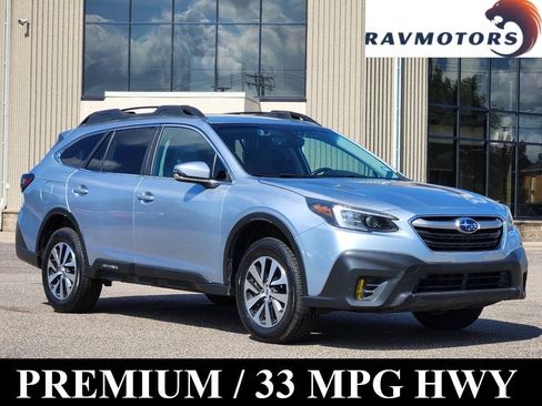 Used 2022 Subaru Outback Premium AWD/4WD image 1