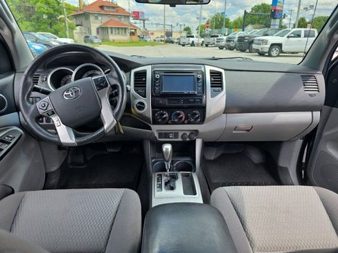 Used 2014 Toyota Tacoma 4x4 Double Cab w/ SR5 Package image 45