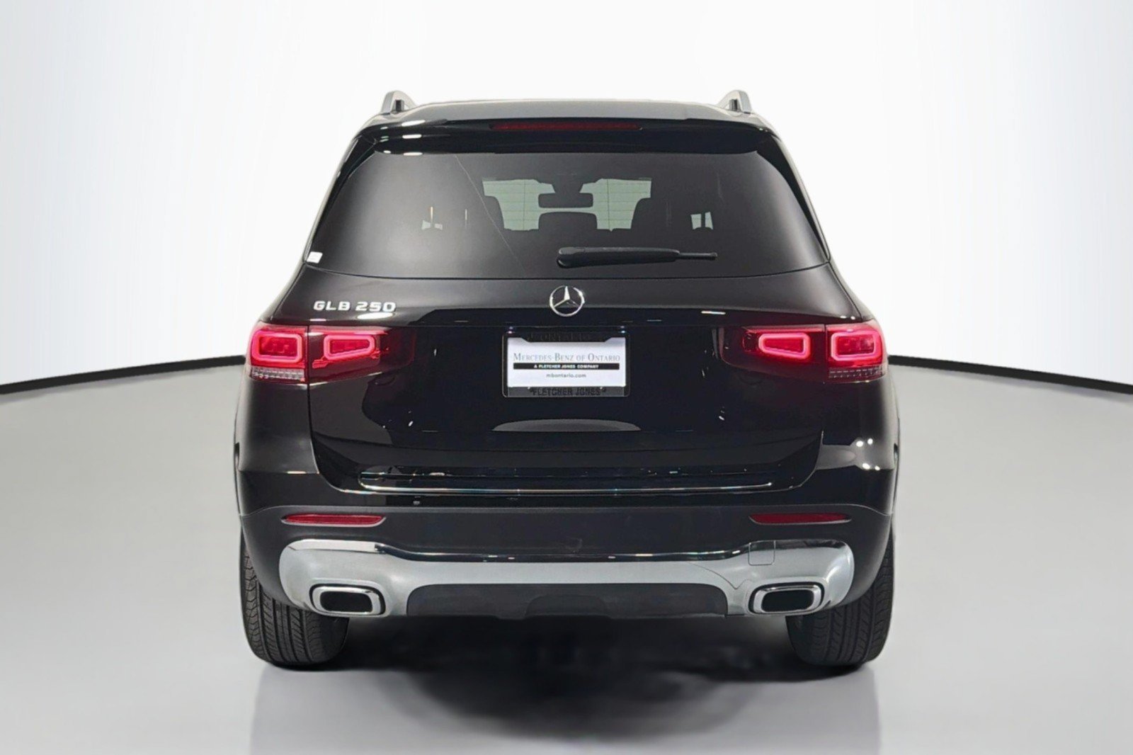 Used 2023 Mercedes-Benz GLB 250 image 3