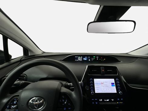 Used 2022 Toyota Prius LE FWD image 7
