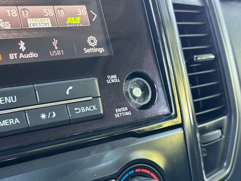 Used 2022 Nissan Titan SV image 30