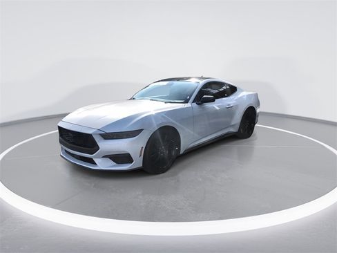 Used 2024 Ford Mustang Coupe image 4