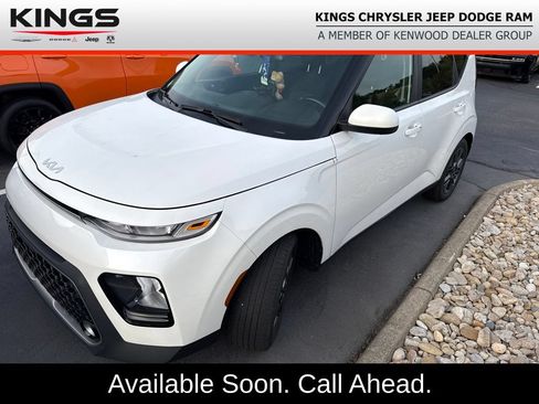 Used 2022 Kia Soul EX FWD image 1
