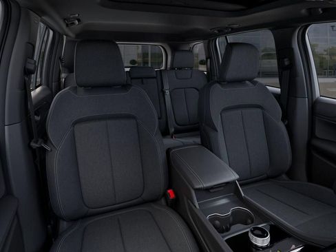 New 2025 Jeep Grand Cherokee Laredo X w/ Luxury Tech Group I AWD/4WD image 16