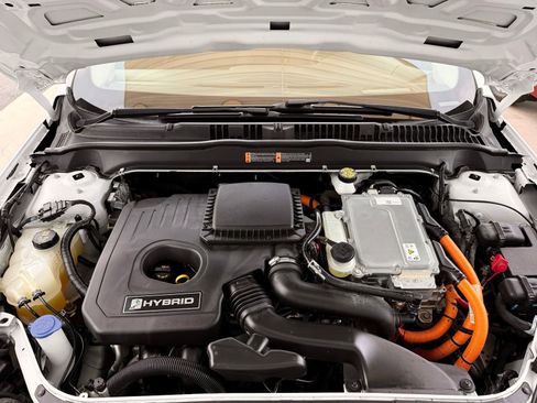 Used 2020 Ford Fusion SE FWD image 35