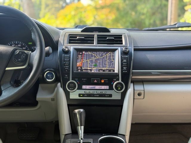 Used 2012 Toyota Camry XLE w/ Leather Pkg FWD image 29