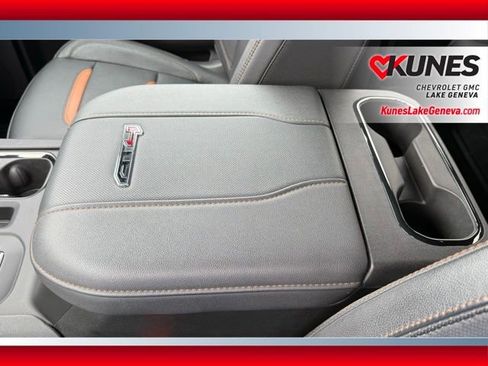 Used 2024 GMC Sierra 2500 AT4 AWD/4WD image 32