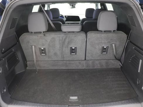 Used 2025 Chevrolet Traverse LT image 28