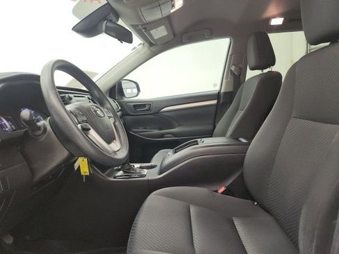 Used 2017 Toyota Highlander LE image 15