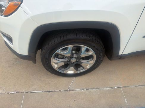 Used 2021 Jeep Compass Limited AWD/4WD image 12