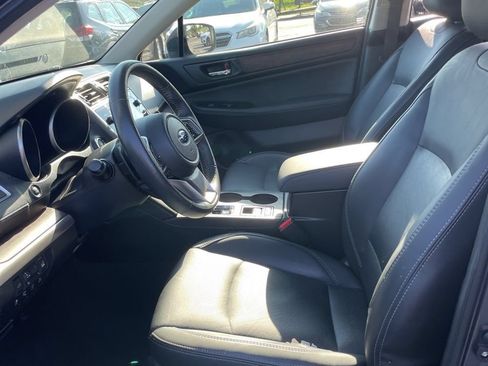 Used 2019 Subaru Outback 2.5i Limited AWD/4WD image 5