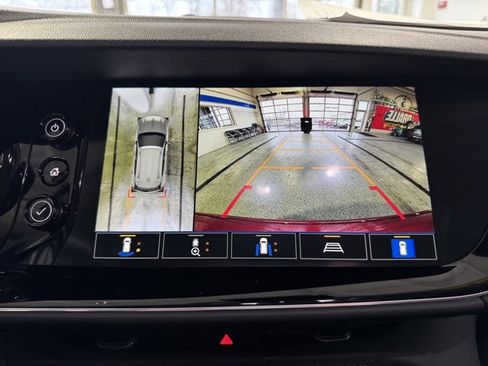 Used 2023 Buick Envision Avenir image 25