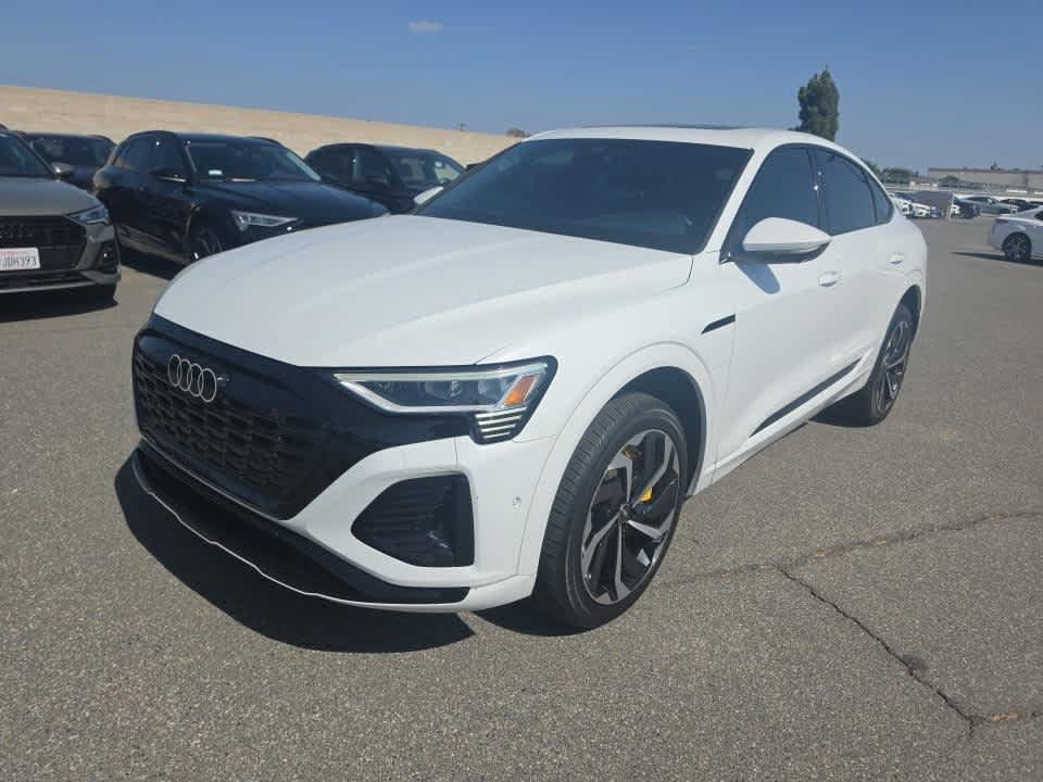 Used 2024 Audi Q8 e-tron Premium Plus w/ Premium Plus Package AWD/4WD image 2