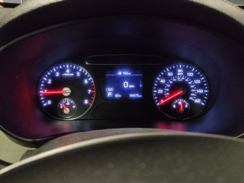 Used 2020 Kia Sorento LX FWD image 23