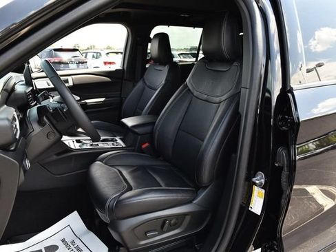Used 2023 Ford Explorer ST w/ Equipment Group 401A AWD/4WD image 19