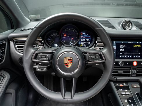 Certified 2026 Porsche Macan AWD/4WD image 19