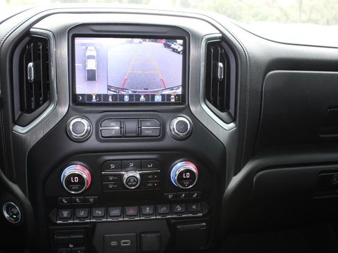 Used 2021 GMC Sierra 2500 Denali w/ Denali Ultimate Package AWD/4WD image 26