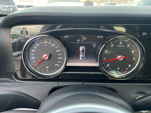 Used 2019 Mercedes-Benz E 300 4MATIC image 5