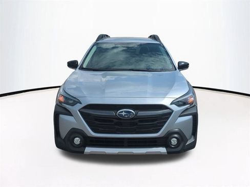 Used 2025 Subaru Outback Limited XT w/ Popular Package #2 AWD/4WD image 3
