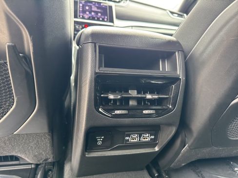 Used 2025 Jeep Grand Cherokee Altitude AWD/4WD image 21